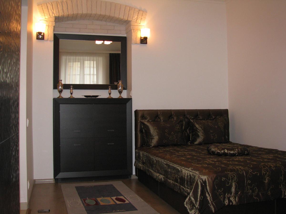 Apartment On Staroievreiska Lviv Dış mekan fotoğraf